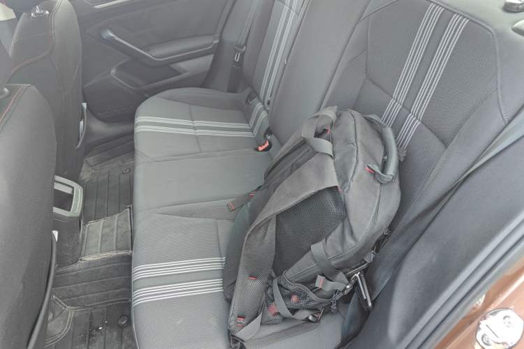 Used Volkswagen Lamando 2015 230TSI Manual Trend Edition
