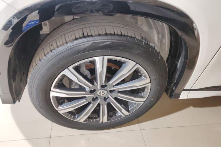 Used Changan CS75 PLUS 2024 3rd Generation Champion Edition 1.5T Intelligent Drive Dynamic Model
