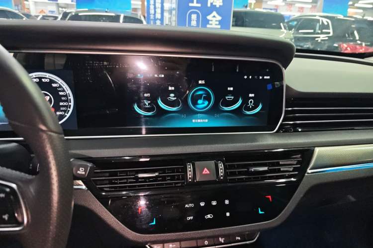 Used Hongqi HS5 2022 Revised Version 2.0T Smart Connect Flagship Edition
