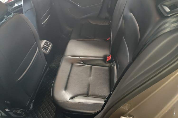 Used Volkswagen Golf 2017 1.6L Automatic Comfort Million-Vehicle Anniversary Edition
