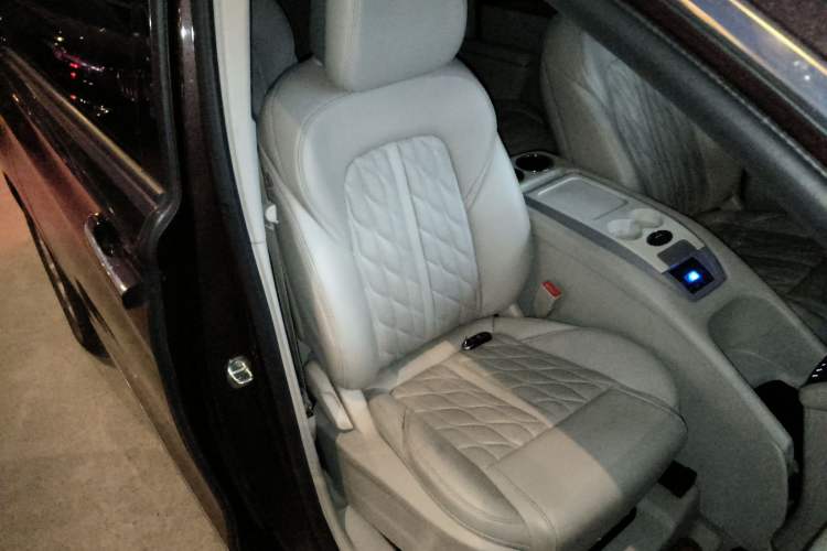 Used Buick GL8 2018 ES 28T Comfort Model China VI Standard