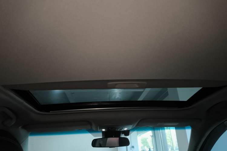 Used Toyota Camry 2023 2.0G Luxury Edition
