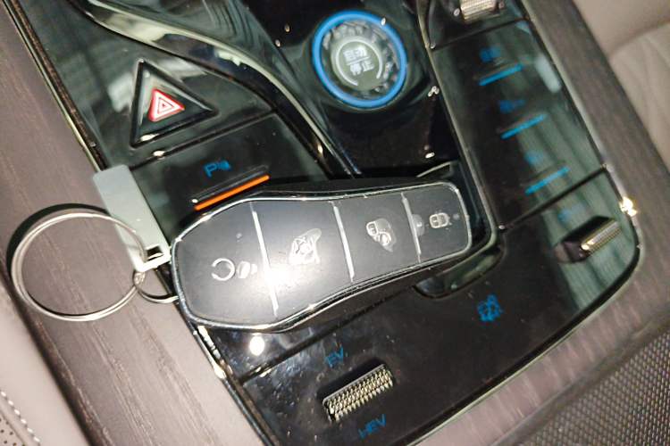 Used BYD Han 2025 DM-i Intelligent Driving Edition 125KM LiDAR Flagship Model
