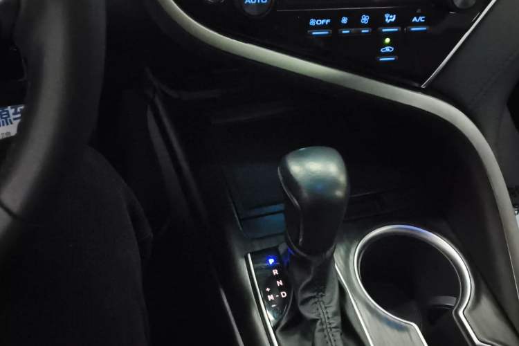 Used Toyota Camry 2021 2.0G Luxury Edition
