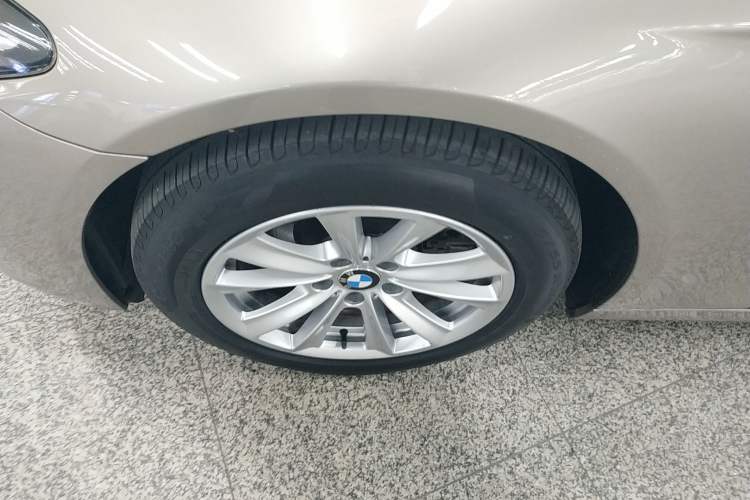 Used BMW 5 Series 2014 520i Elegant Edition