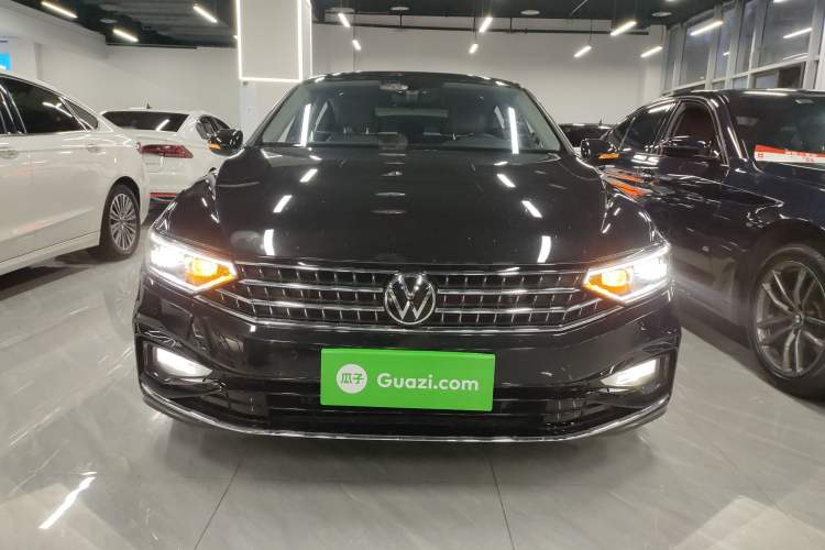 Used Volkswagen Magotan 2023 2 Million Units Limited Edition 330TSI DSG Leading Version
