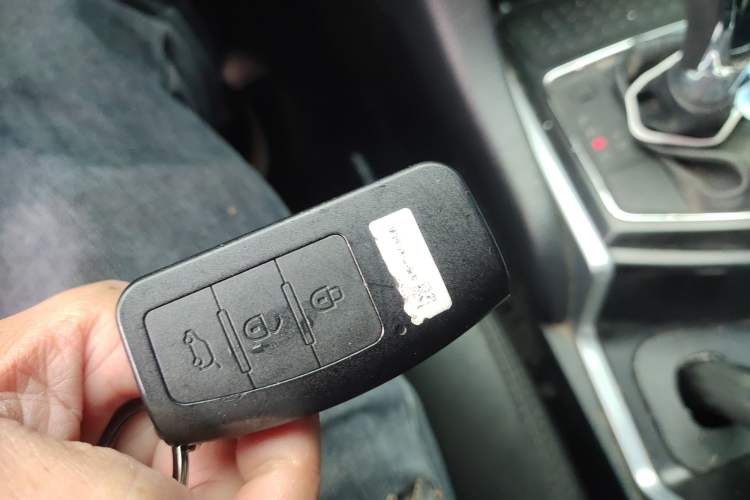 Used JMC Yusheng S350 2013 2.4T Automatic 2WD Diesel Luxury Edition 5 Seats