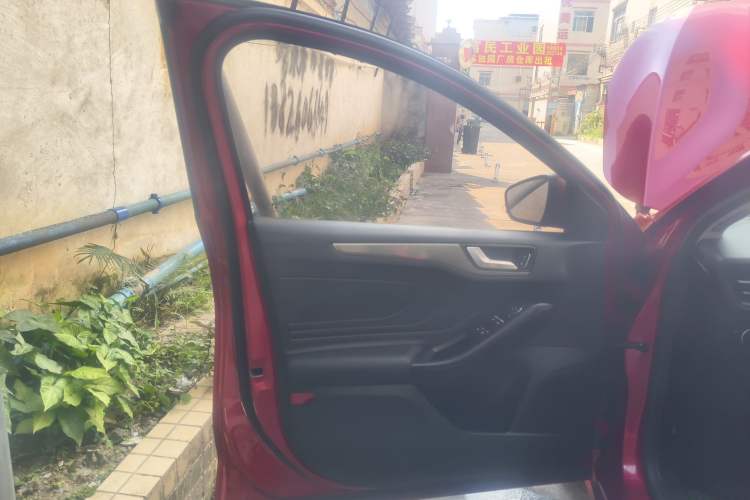 Used Ford Focus 2020 Sedan EcoBoost 180 Automatic Trend Edition
