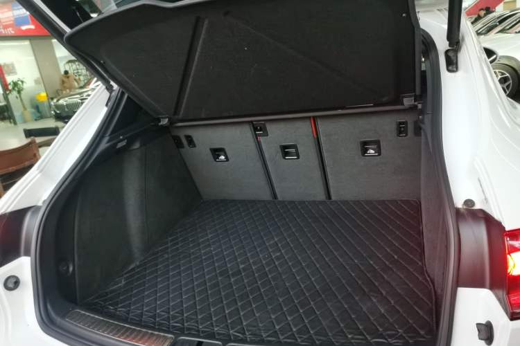 Used Porsche Macan 2024 Macan 2.0T