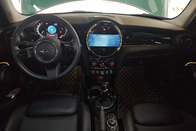 Used  MINI 2022 Updated 1.5T COOPER Classic Edition Five-Door Version
