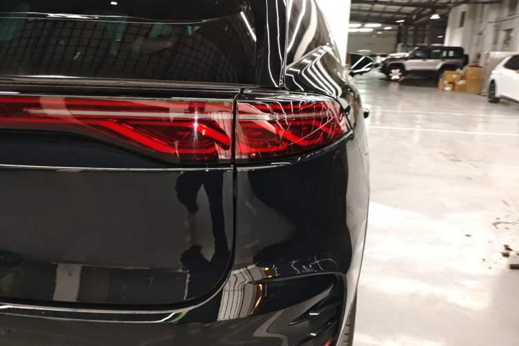 Used BYD Tang New Energy 2024 DM-i Glory Edition 112KM Prestige Model