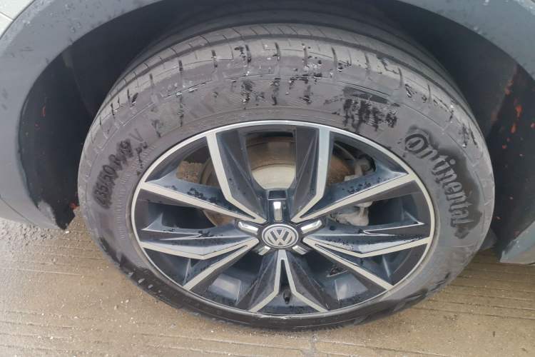 Used Volkswagen Tiguan L 2019 Revised 330TSI Automatic Two-Wheel Drive Smart & Luxury Edition China VI Standard