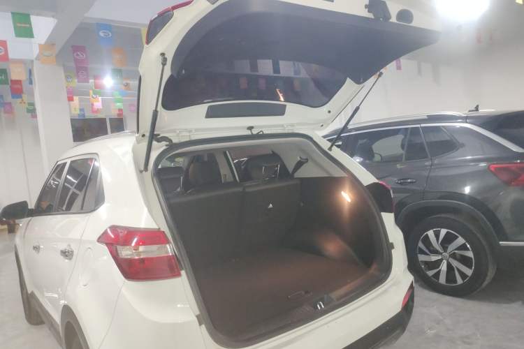 Used Hyundai ix25 2015 1.6L Automatic Two-Wheel Drive Smart GLS Trim
