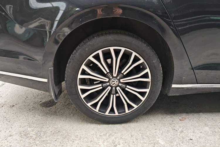 Used Volkswagen Phideon 2019 380TSI Two-Wheel Drive Business Edition China VI Standard