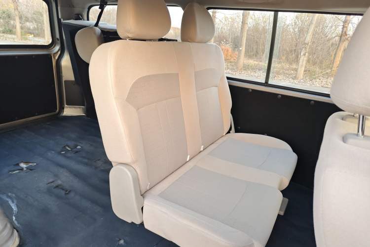 Used FORTHING Lingzhi 2023 M5L 1.6L Base Model 7 Seats
