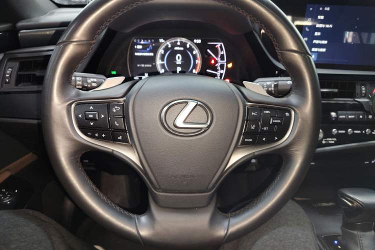 Used Lexus ES 2022 200 Excellence Edition
