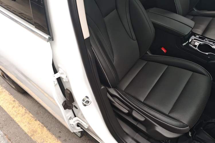 Used Buick Envision 2022 Encore S 552T Two-Wheel-Drive Luxury Model
