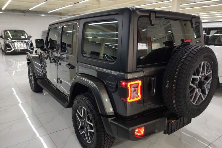 Used Jeep Wrangler 2024 2.0T Sahara Four-Door Edition