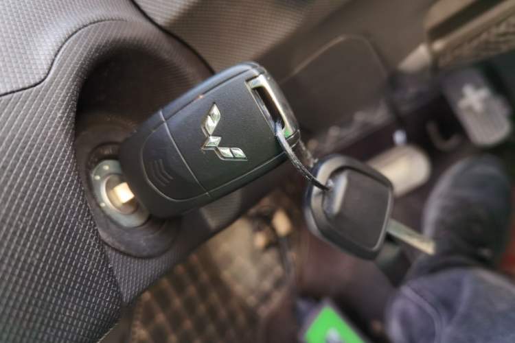 Used Wuling Hongguang MINIEV 2021 Macaron Fashion Model Lithium Iron Phosphate
