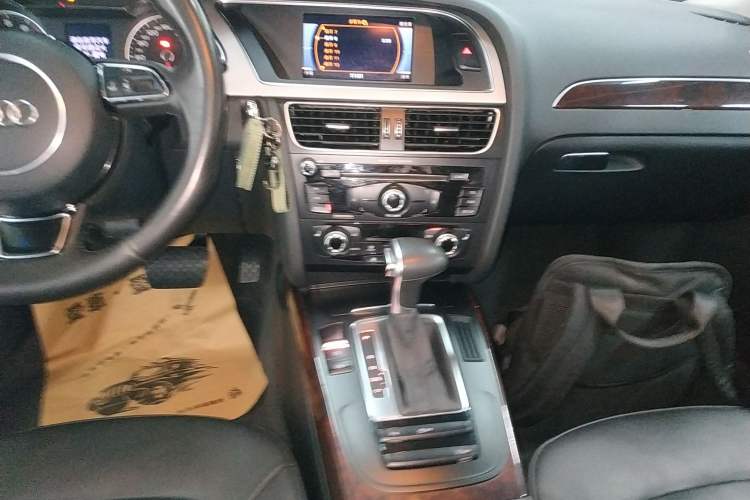 Used Audi A4L 2015 35 TFSI Automatic Comfort Model
