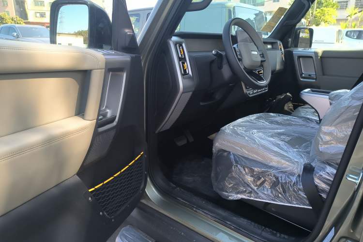 Used  V23 2025 401 Two-Wheel Drive Advanced Edition
