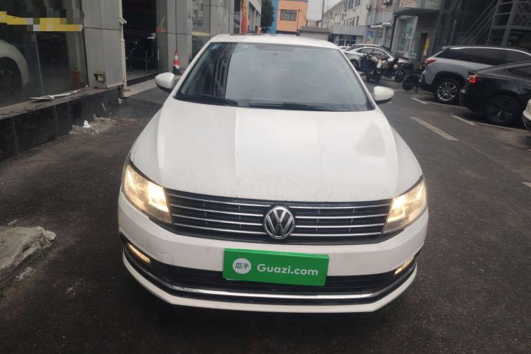 Used Volkswagen Lavida 2015 1.6L Automatic Comfort Edition
