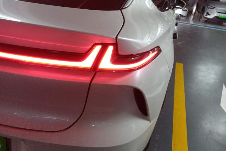 Used  R7 2024 Advanced Edition
