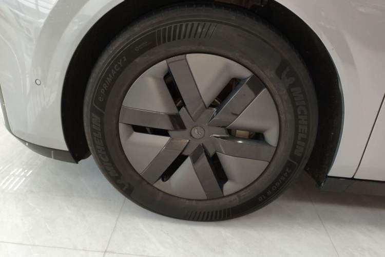 Used Li Auto MEGA 2024 Ultra Model
