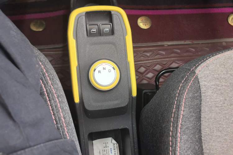 Used Chery QQ Ice Cream 2022 170km Sundae Phosphate Lithium-Ion
