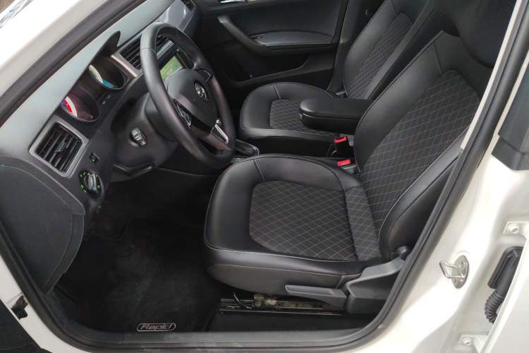 Used Skoda Rapid Spaceback 2018 1.6L Automatic Comfort Edition
