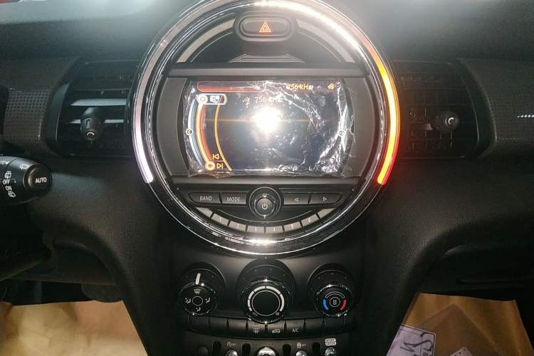 Used  MINI 2016 1.5T COOPER Five-Door Edition
