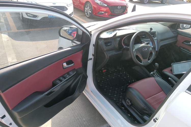 Used Kia K2 2015 Hatchback 1.4L AT GLS Cool Edition