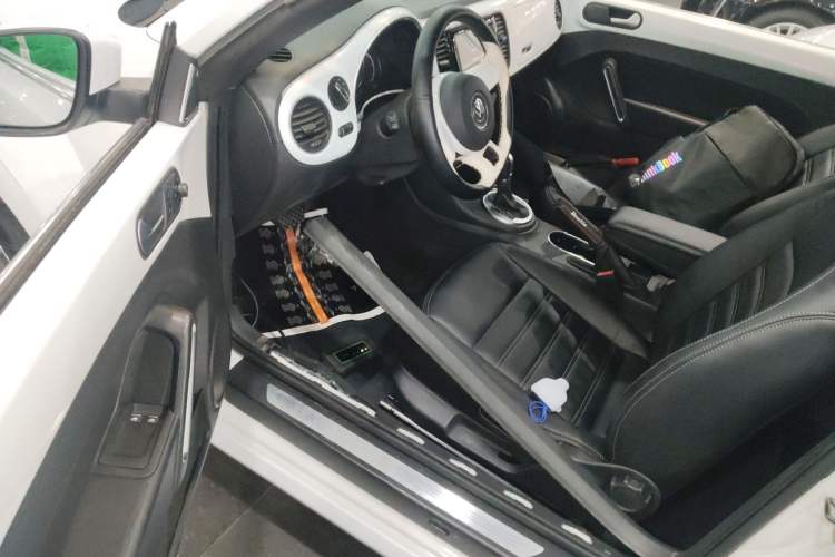 Used Volkswagen Beetle 2015 180TSI model
