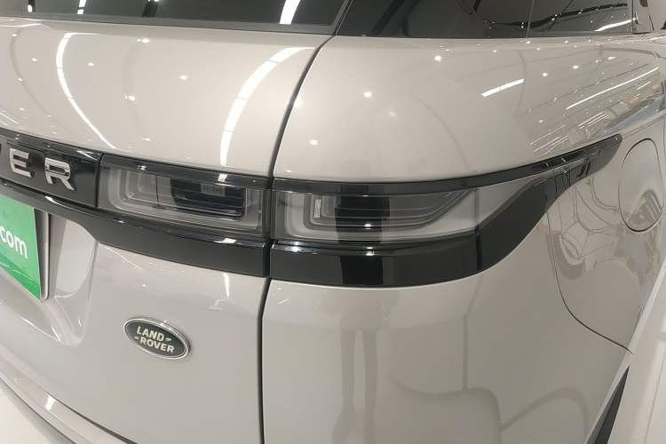 Used Land Rover Range Rover Evoque 2022 Facelifted Aurora L 249 PS R-Dynamic Luxury Edition
