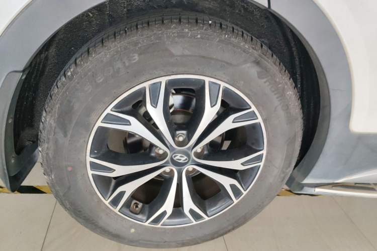 Used Hyundai Santa Fe 2017 2.0T Automatic Two-Wheel Drive Smart Version 7 Seats