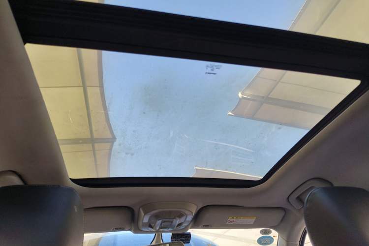 Used Zotye Domy X7 2017 1.8T Manual Luxury Model
