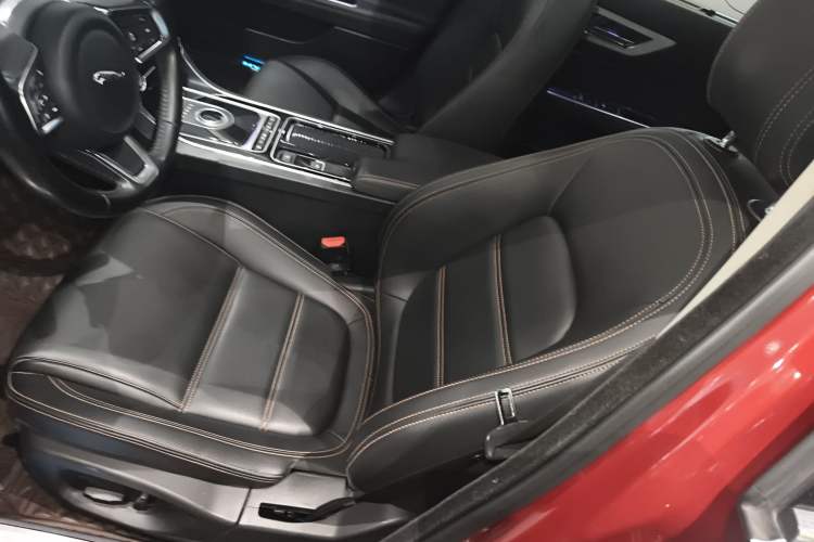 Used Jaguar XEL 2019 2.0T 200 PS Deluxe Edition
