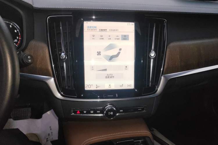 Used Volvo V90 2021 Cross Country B5 AWD Prestige Edition