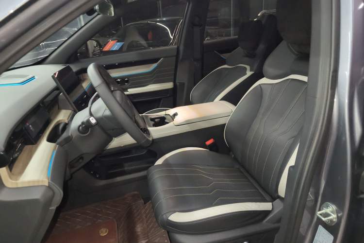 Used JETOUR Shanhai Shanhai L6 2024 1.5TD DHT PRO
