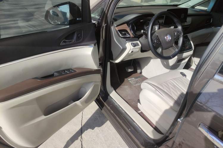 Used Buick GL8 2022 Land Cruiser Executive Class 652T Smart Luxury Model