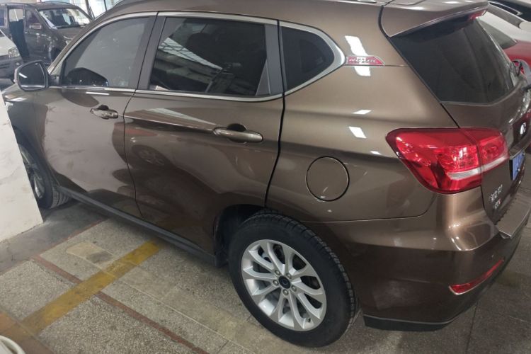 Used Haval H2 2017 Red-Label 1.5T Manual Two-Wheel-Drive Elite Model