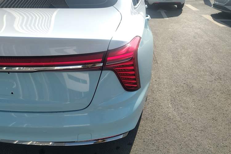 Used Hongqi H5 2024 2.0T Automatic Smart Connect Flagship Edition
