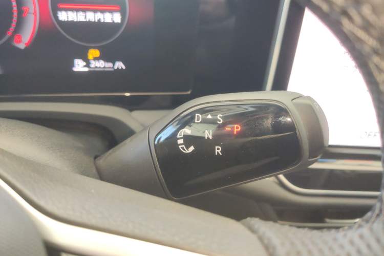 Used Volkswagen Magotan 2024 380TSI DSG Prestige Edition DaMai Package
