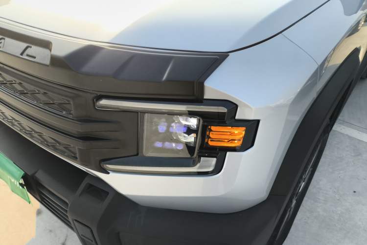 Used  G318 2024 Four-Wheel-Drive Air Suspension Model
