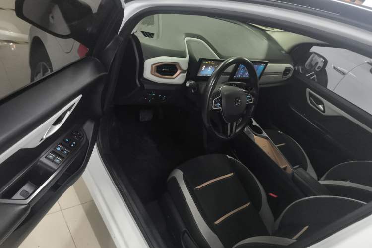 Used SOL E10X 2021 302 km Range Luxury Version 31.4 kWh
