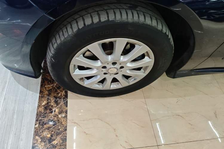 Used Mercedes-Benz R-Class 2011 R 350 L 4MATIC