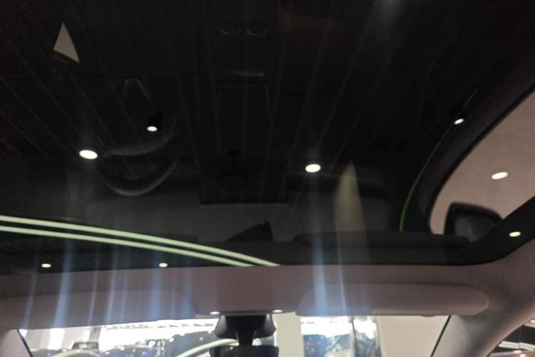 Used Tesla Model Y 2025 Rear-Wheel-Drive Version
