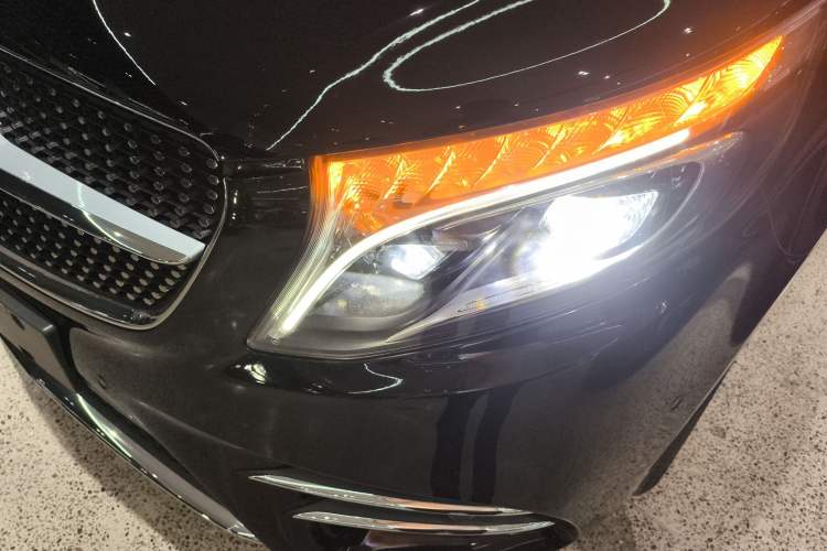 Used Mercedes-Benz V-Class 2020 V 260 L Long-wheelbase Luxury Edition