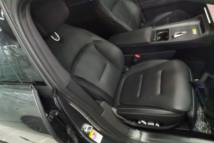 Used  12 2025 Ultra Extended-Range Edition
