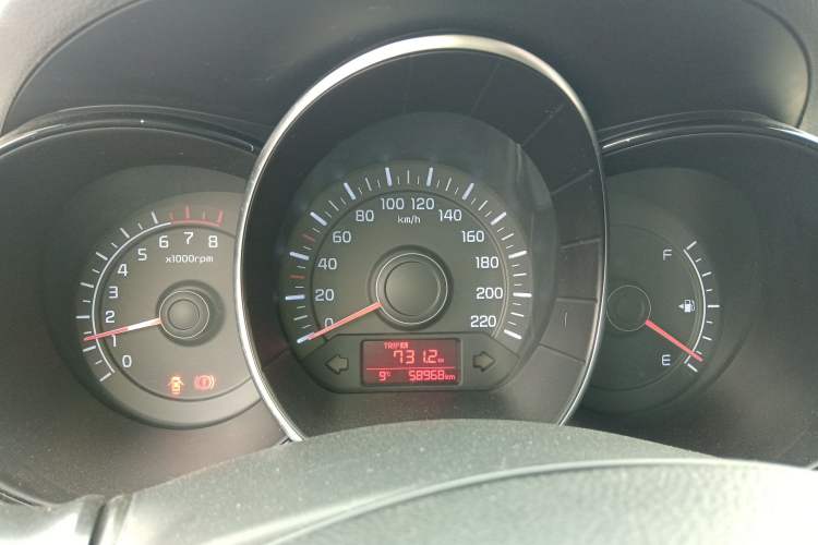 Used Kia K2 2015 Sedan 1.4L MT GLS